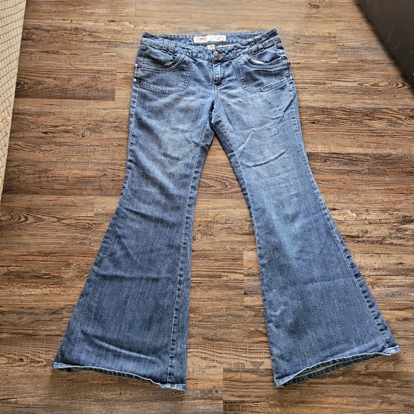 Flare lowest rise - Picture 3 of 6